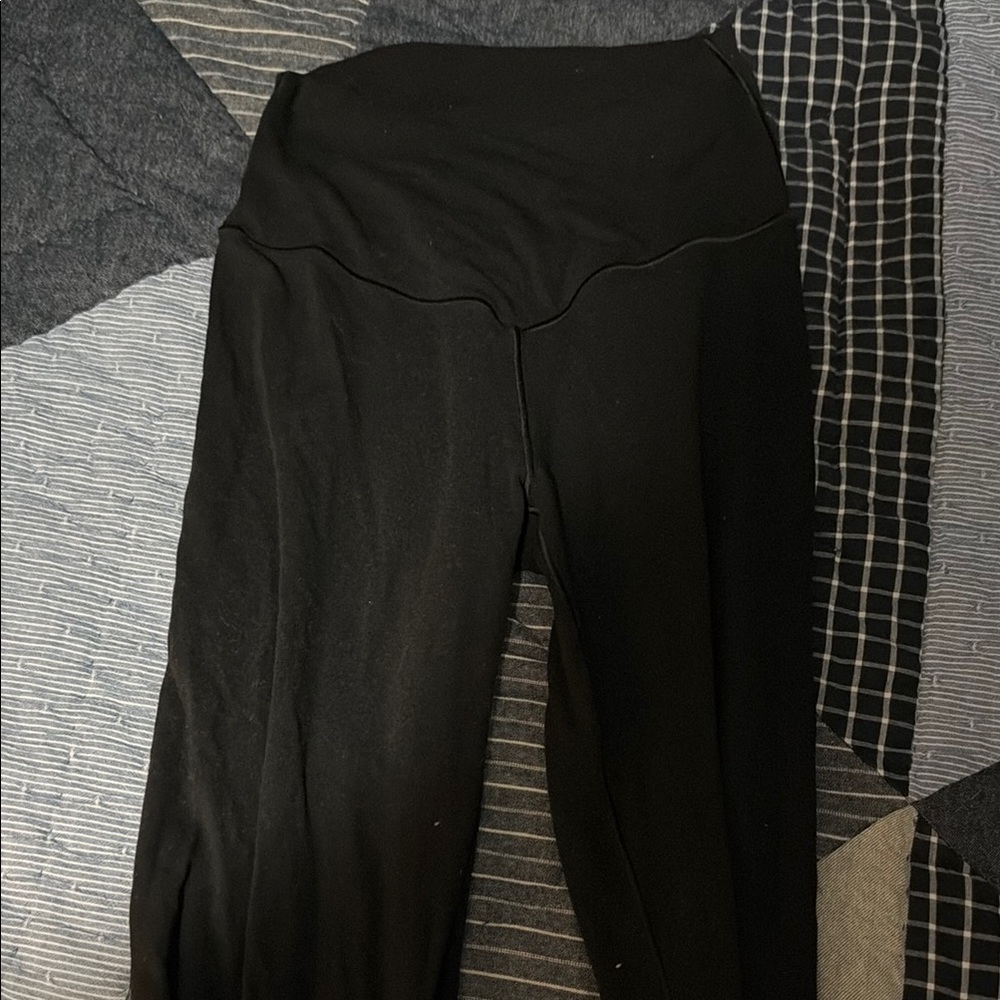 Smooth Black High-Rise Leggings